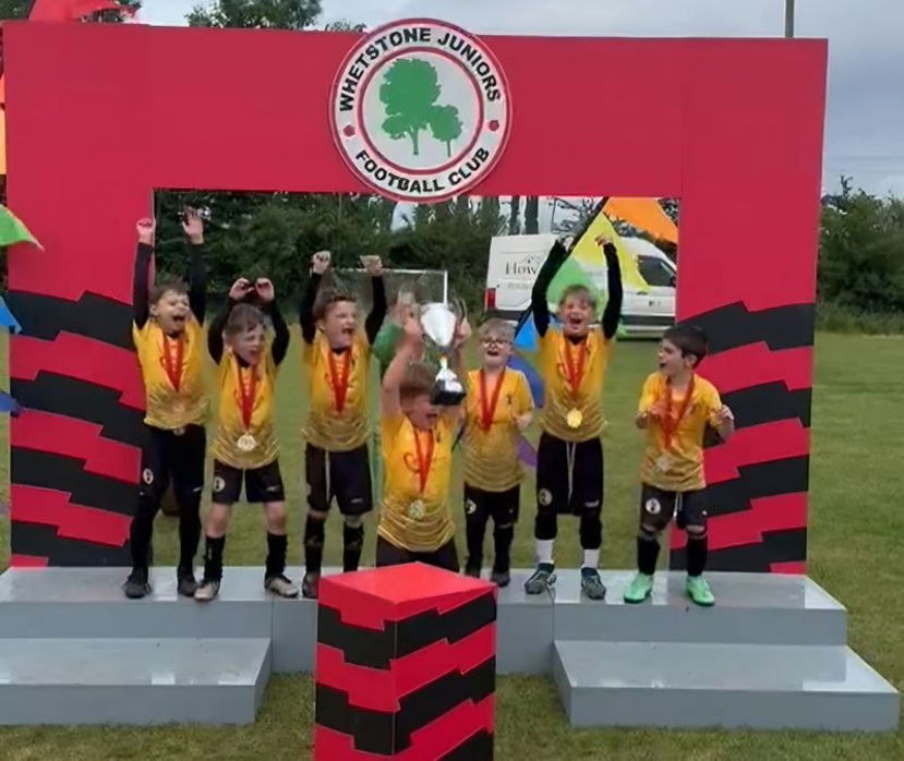 U7 Black | Winners